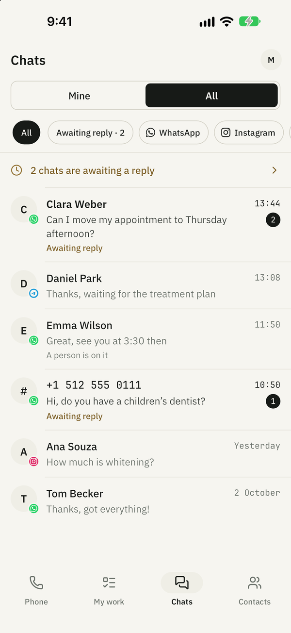Chats in the SIPmind app: WhatsApp, Instagram and Telegram in one list, two awaiting a reply